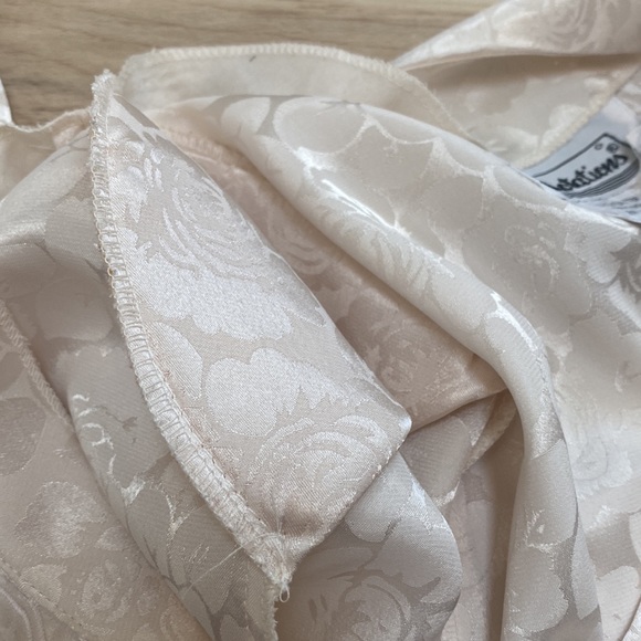 Vintage Notations Womens Cream Embossed Blouse - Picture 9 of 9